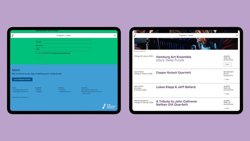 Zwei iPads vor fliederfarbenem Grund: links das Newsletter-Formular in Grün und Blau, rechts die Terminübersicht