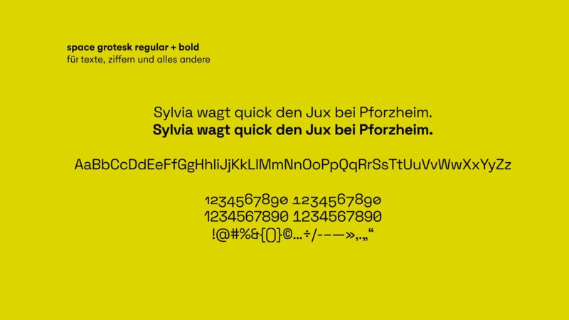 Ein Schriftmuster von Space Grotesk, schwarz auf Gelb: derselbe Pangramm-Satz in Regular und Bold, das Alphabet in Groß- und Kleinbuchstaben, Versal- und Mediävalziffern sowie Satzzeichen, ausgewiesen als Schrift für Texte und Ziffern.